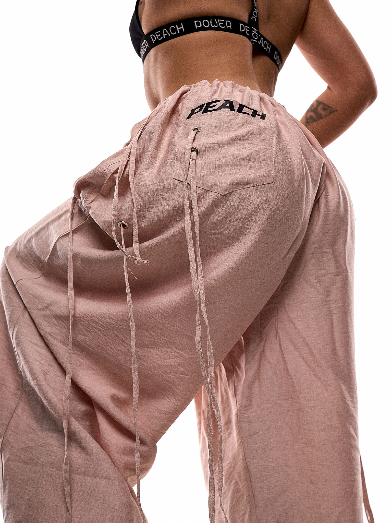 жіночі штани для хілс